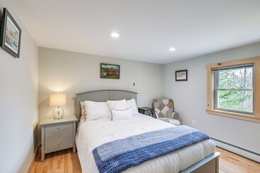 קוטג'' Idyllic Eastbrook Cabin: Lake Access, Near Acadia!