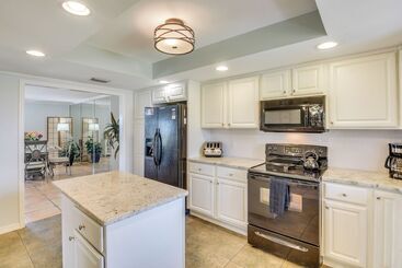 بيت ريفى Oceanfront Flagler Beach Home W/ Decks & Gas Grill