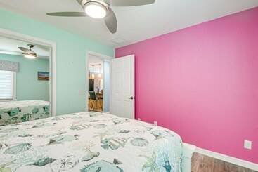 茅舍 Spacious Bradenton Home W/ Pool ~ 5 Mi To Beaches