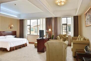 Vienna Hotel Meizhou Railway Station