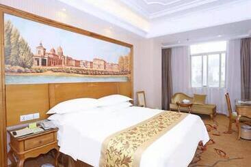 Vienna Hotel Shantou Longhu South Taishan Road