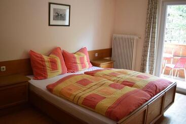 Heli S Bike & Hike Hostel