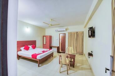 渡假胜地  Sandanams Villa Coutralam