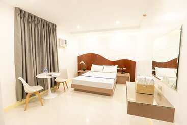 هتل Dreamworld East Ortigas