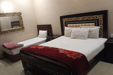 Xpress Hotel Gulberg