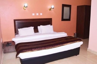 C To C Luxury Hotel And Suites