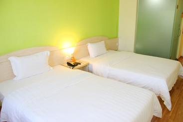 هتل 7days Inn Anshun East Tashan Road