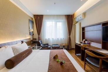 酒店 James Joyce Coffetel Qinhuangdao People Park Plaza