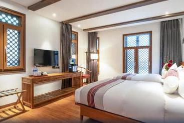 هتل Lijiang Shangshui S
