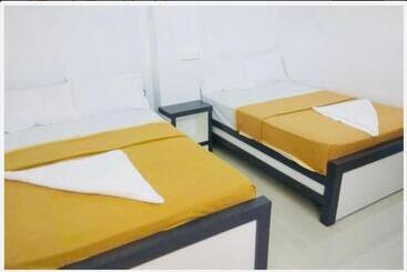 בית מלון כפרי Kunnathoor Red Castle Vagamon