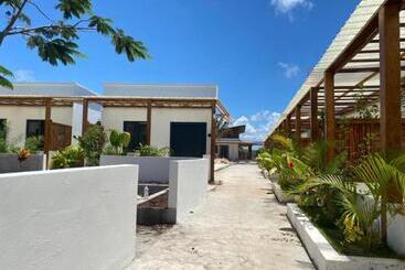 בית מלון כפרי The Bali Resort Zanzibar