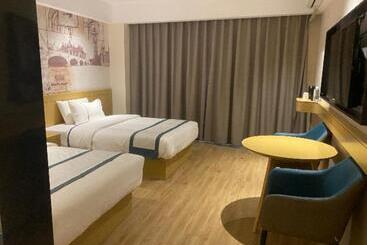 ホテル City Comfort Inn Baise High Speed Railway Station Exit