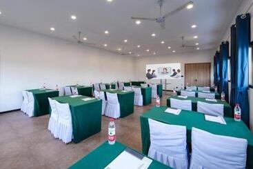 בית מלון כפרי Green Tree Inn Jiaxing Haining Leather City