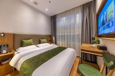 בית מלון כפרי Greentree Inn Express Lanzhou West Passenger Station Lanzhou Center