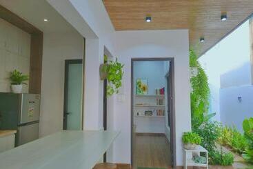 هتل Nha Trong Pho   The Chilling House