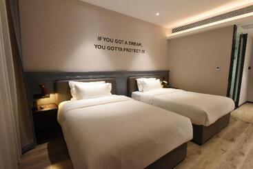 Premier City Comfort Hotel Hechi Luocheng Central Plaza