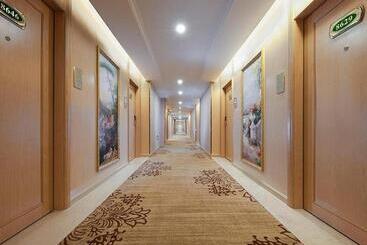 Vienna Hotel Fuzhou Changle Zhenghe Metro Station