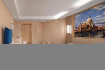 Vienna Hotel Nanchang Honggutan Wanda