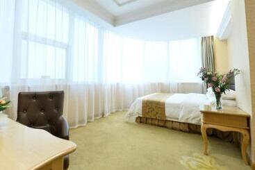 Vienna Hotel Shandong Yantai Wanda Plaza Suochengli