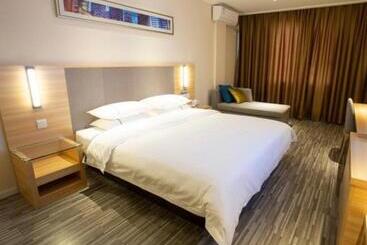 هتل City Comfort Inn Huanggang Tuanfeng Passenger