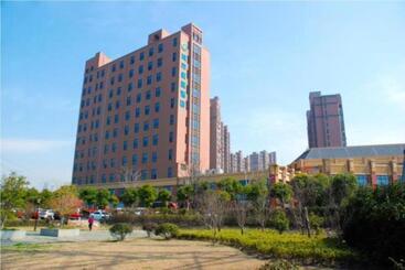 Отель City Comfort Inn Shanghai International Automobile City Tongji University