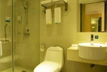 Отель City Comfort Inn Tianmen East Lake Wanda Plaza