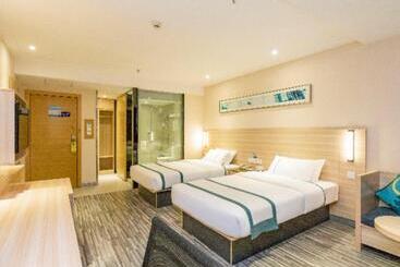 בית מלון כפרי City Comfort Inn Yulin Rong County Bus Terminal Xiujiang Bridge