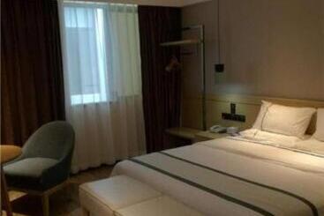 בית מלון כפרי City Comfort Inn Zhanjiang Leizhou Xihu Avenue