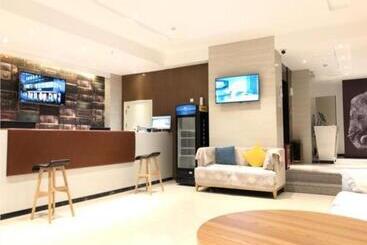 בית מלון כפרי Jtour Inn Changchun Railway Station South Plaza