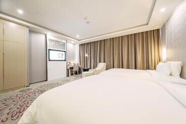 Lavande Hotels Qingxu Wenyuan Road