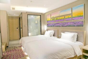 Lavande Hotels Shenzhen Longgang Dayun Center Jixiang Metro Station