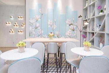 Magnotel Huanggang Luotian Tashan Lake