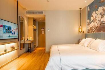 Magnotel Tongxiang Shimao Center