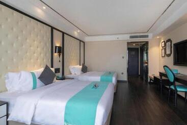 Xana Hotelle· Dongguang Chang An Binhaiwan Jian An Road