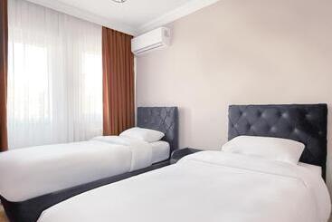 מלון דירות Grand Crown Suites   شقق غراند كراون السياحية