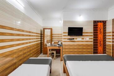 Super Hotel O Sharmila Guest House