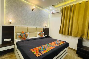 Отель Samovar Premium