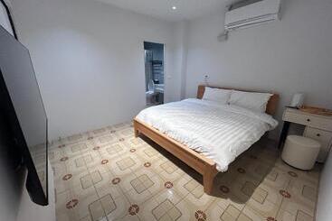 ペンション 122 Western Building