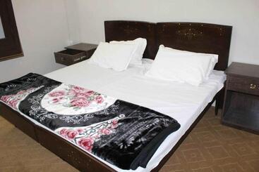 پانسیون 4 Kanal Entire Private Guest House With 2 Bedrooms Attached Bathrooms And Kitchen And Lawn