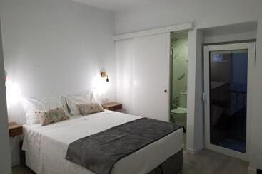 膳宿费 Henriqueta Maia Suites  Suite