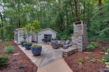منتجع Maple Luxury Treehouse Near Lake Guntersville