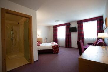 בית מלון כפרי Ciasa Alpina Relax