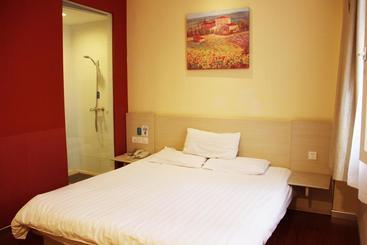 בית מלון כפרי Hanting Express Chizhou Railway Station