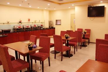 هتل Hanting  Shihezi Branch