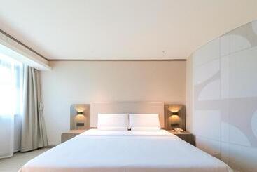 Hanting Hotel Nanchang Gaoxin Avenue Metro Station