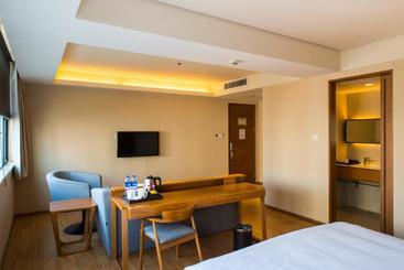 Ji Hotel Panjin Railway Station