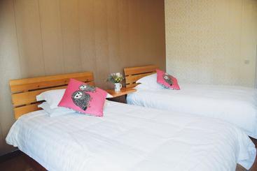 Chengdu Dreams Travel International Youth Hostel