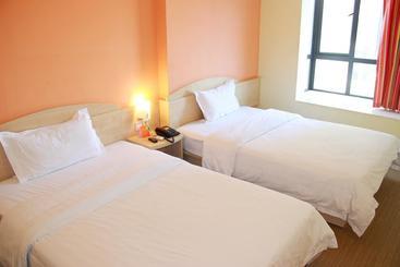 هتل 7days Inn Jinjiang Sunshine Time Square