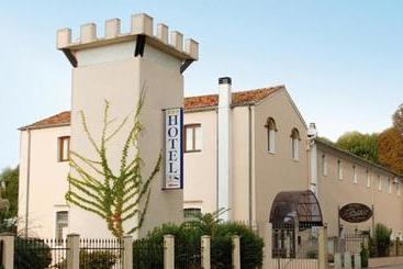 בית מלון כפרי Al Barco