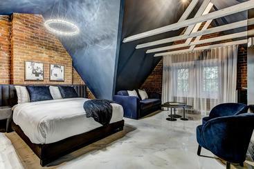 Отель Penfield Suites